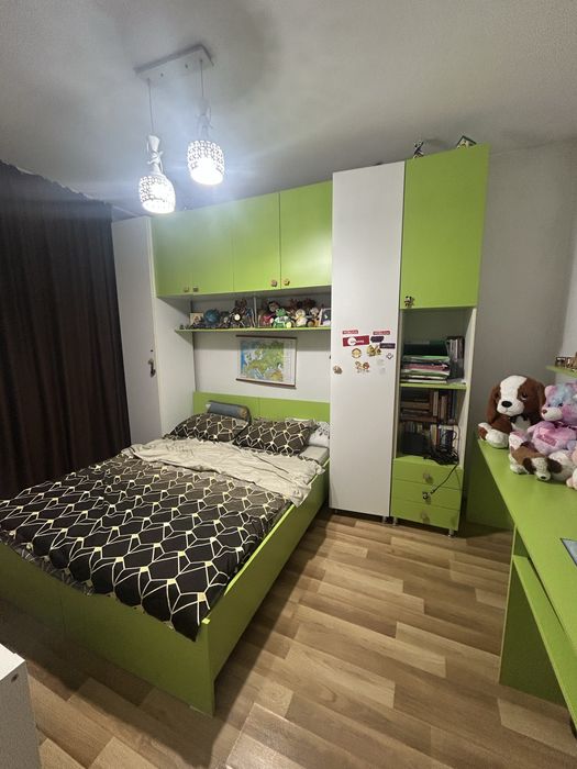 Dormitor camera copiilor/ adolescenti