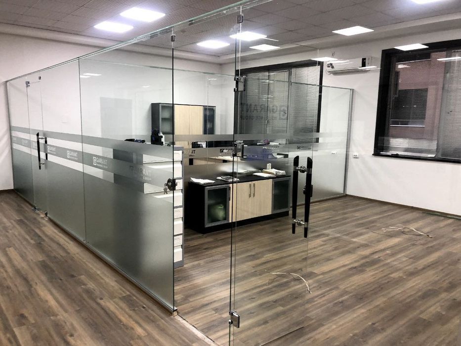 Стеклянные перегородки для офисов