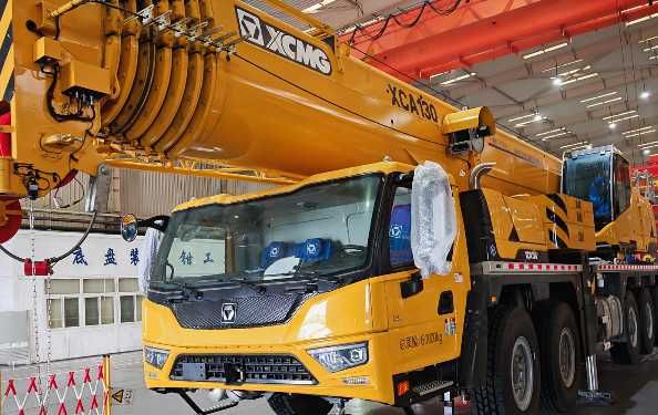 Avtokran XCMG 130 Tonnalik