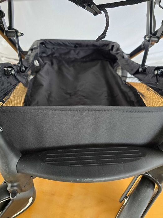 Cărucior Bebeconfort Soko Ultra Compact,până la 3,5 ani, 0-15 kg,Negru