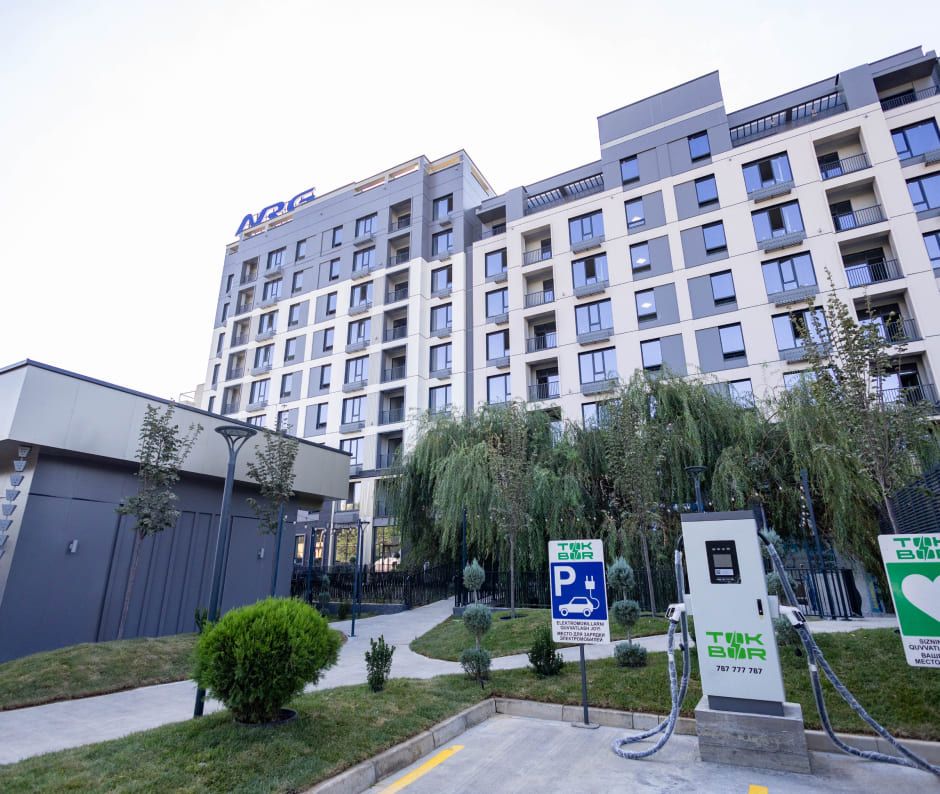 Квартира 3х команатная в Красу-6,1 этаж 93.38 кв, кадастр есть.