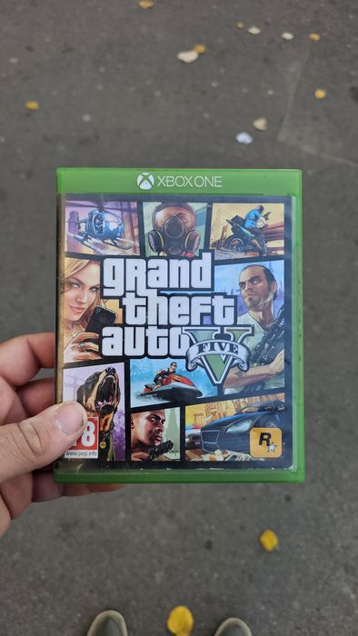 Vand joc Gta 5 pentru xbox one s