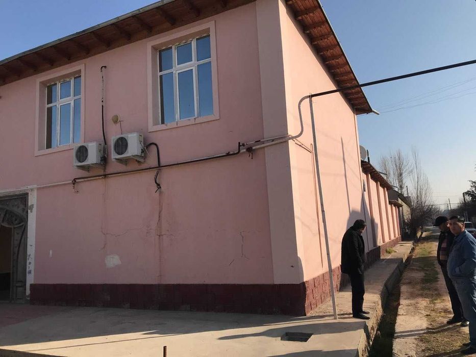 Shahrisabzda 2 qavatli uy joy-mehmonxona sotiladi – kvartira narxiga!