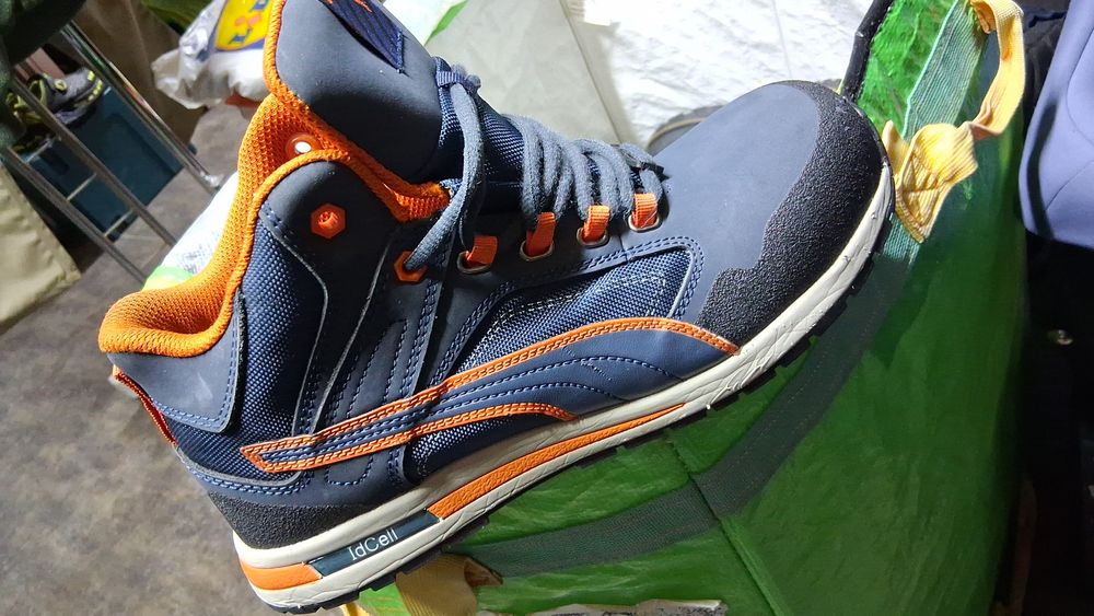 Bocanci  Uvex  Strauss   Atlas