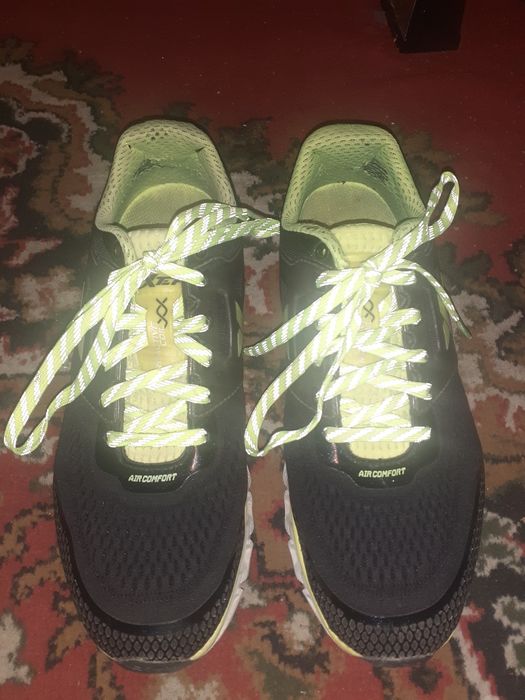 Продаються кросовки фирмы в хорошем состоянии.размер 43.