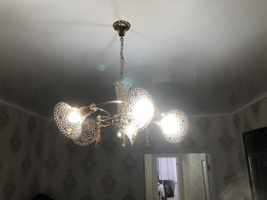 Продается люстра полностью в рабочем состоянии