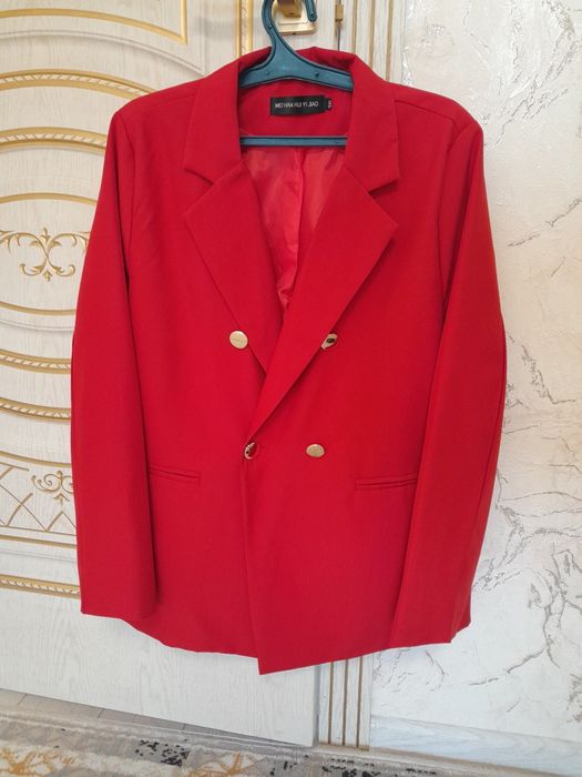 Продам женское пиджак 6000т