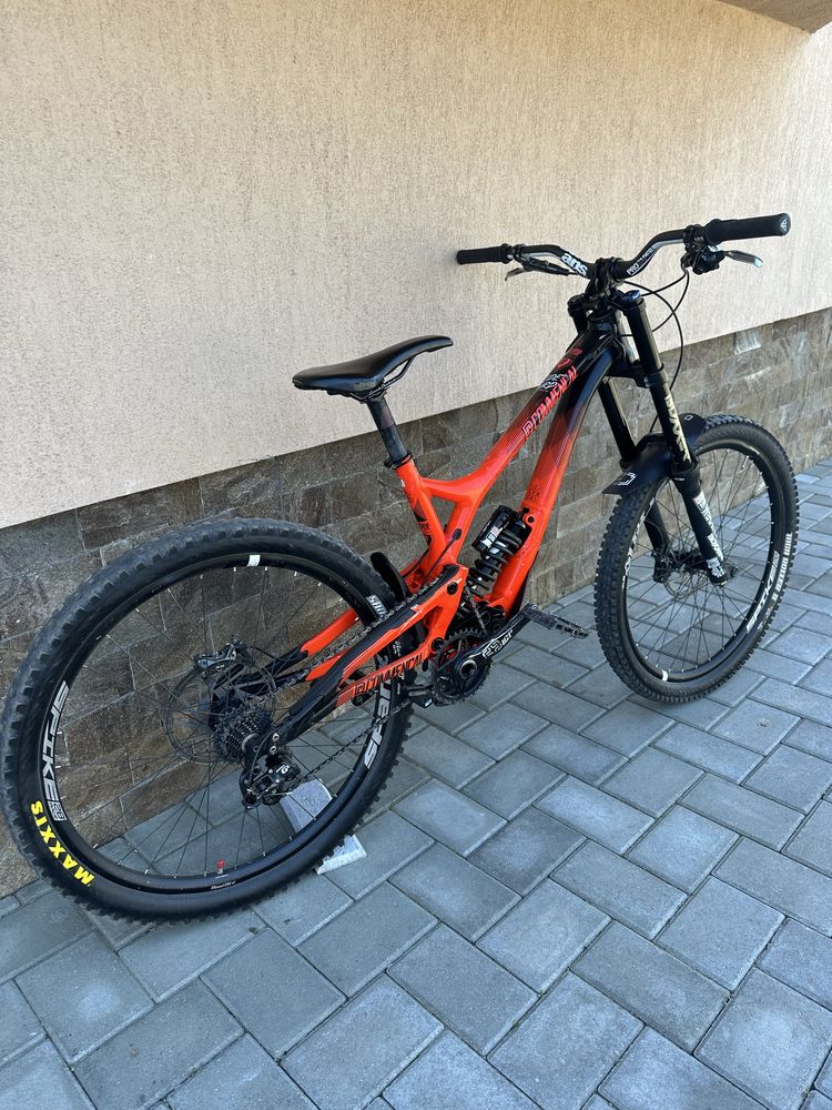 Vand bicicleta commencal 2018 în stare impecabilă