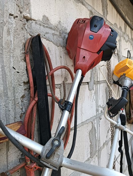 De vânzare aceasta motocoasa.