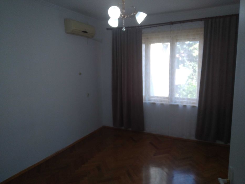 Дава се под наем Многостаен апартамент в Пловдив, Център - 120 кв.м за 400 € - Снимка #3