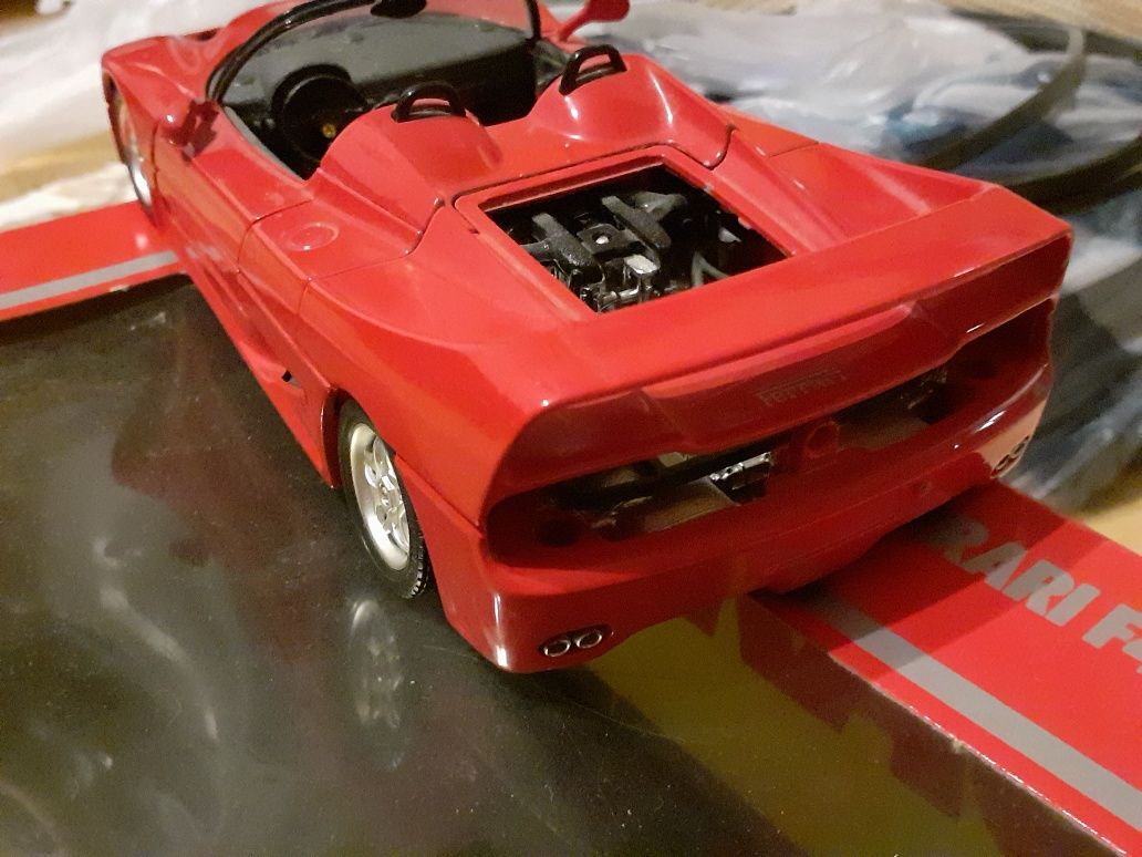 Macheta Ferrari F50 - 1/24 Bburago Made in Italy
