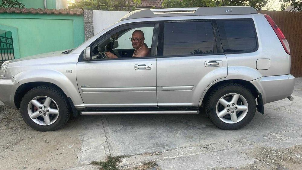 vand  Nissan X-trail 2005, 2.2 diesel