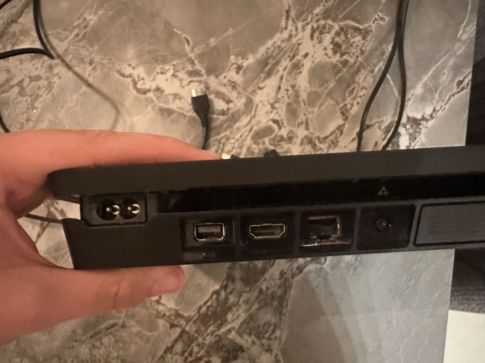Ps4 slim с два джойстика