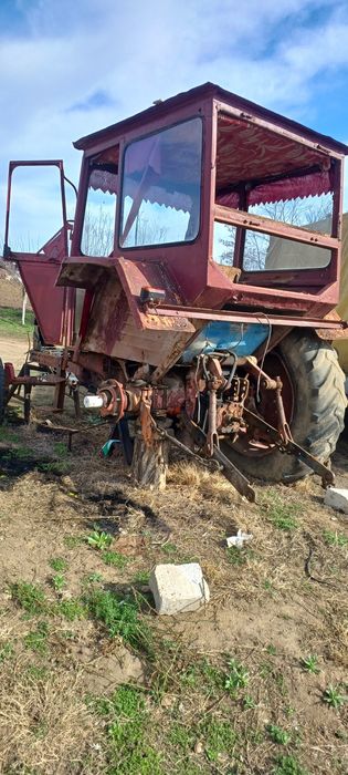 Vând piese  si utilaje tractor u650