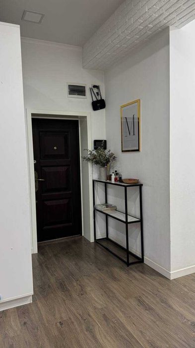 Продам 3-комнатную квартиру на Паркентском с подвалом и парковкой(В)