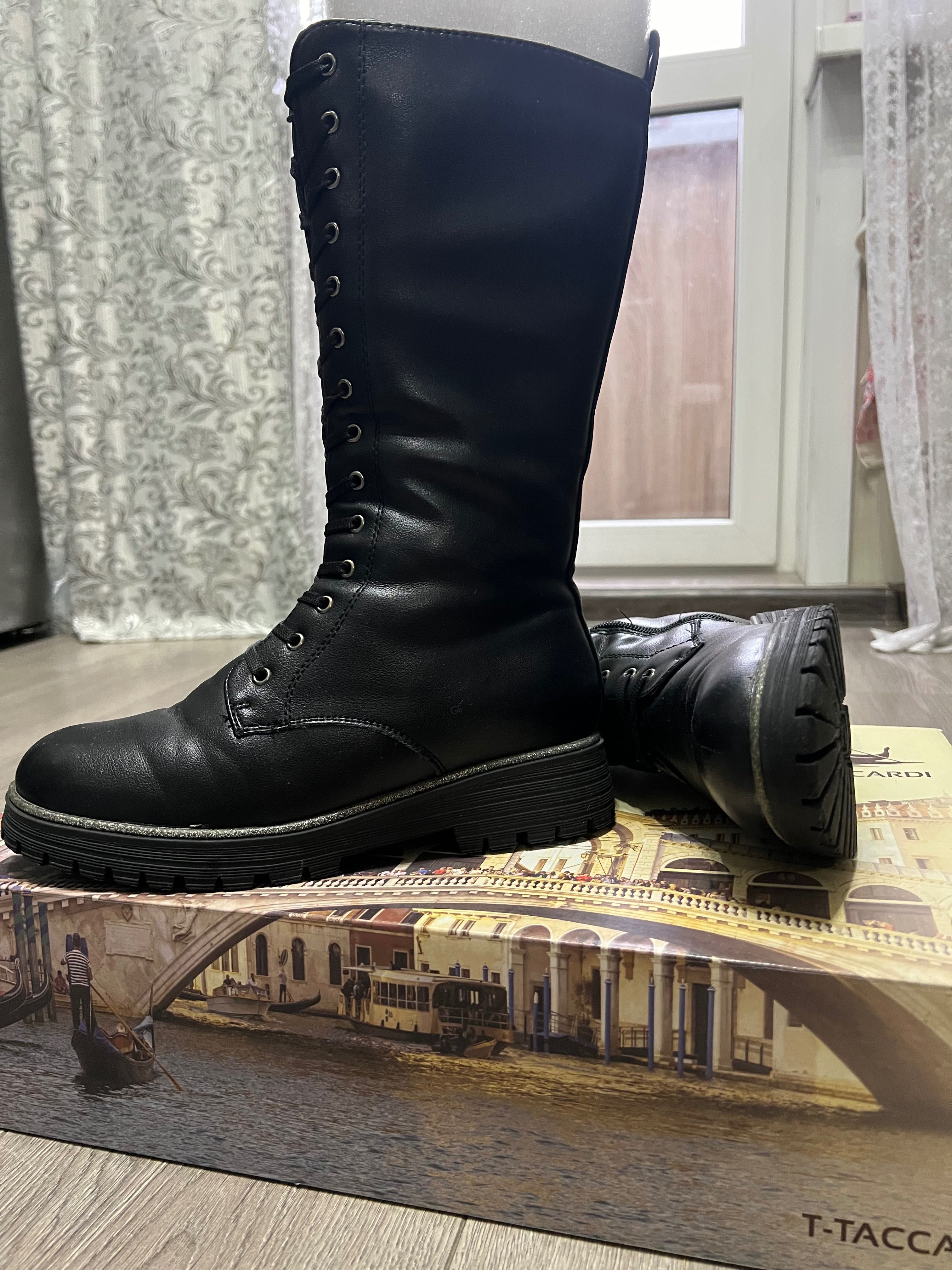 Продаю зимние сапоги