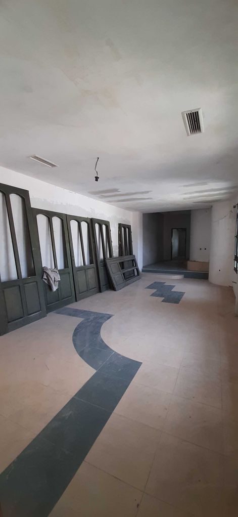 Продава се Хотел в Търговище, Център - 720 кв.м за 347 €/кв.м - Снимка #10