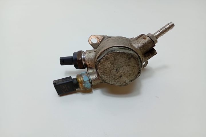 Pompa benzina /  Pompa inalta presiune 06e127025m Audi A4 B8/8K seria