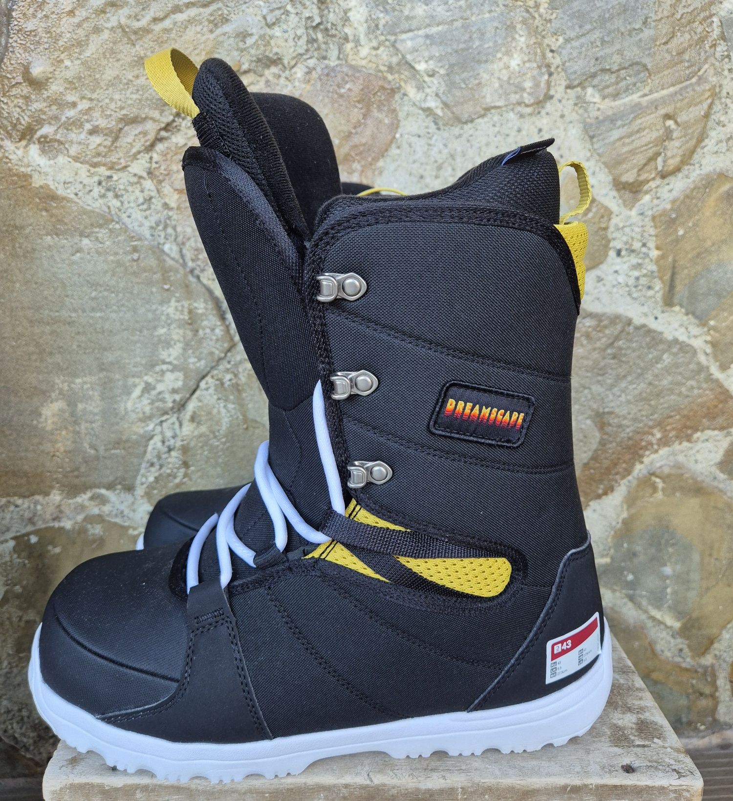 Set Schi : snowboard , boots, casca