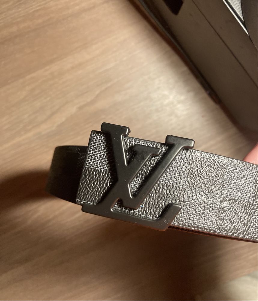 Curea Louis Vuitton LV neagra