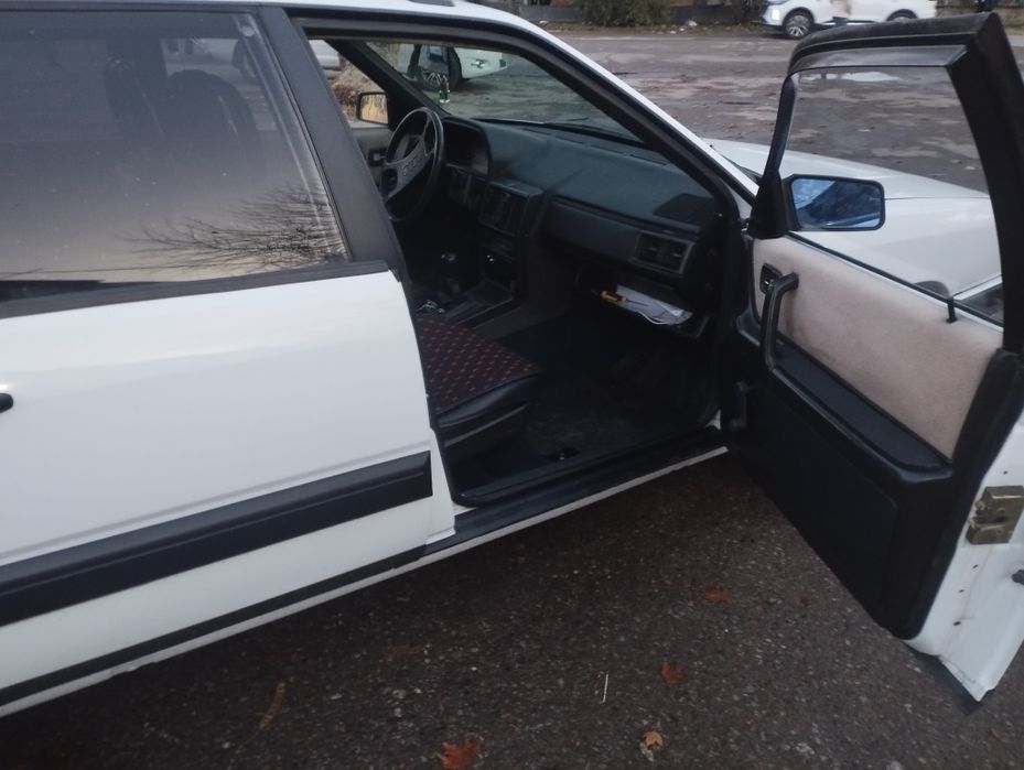 Ауди 100с3 авант