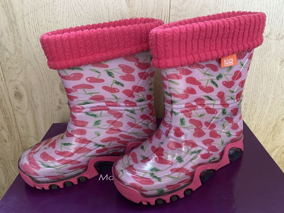 Резиновые сапоги на девочку