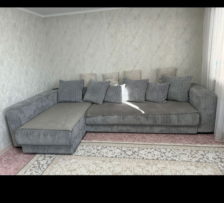 Угловой диван продам