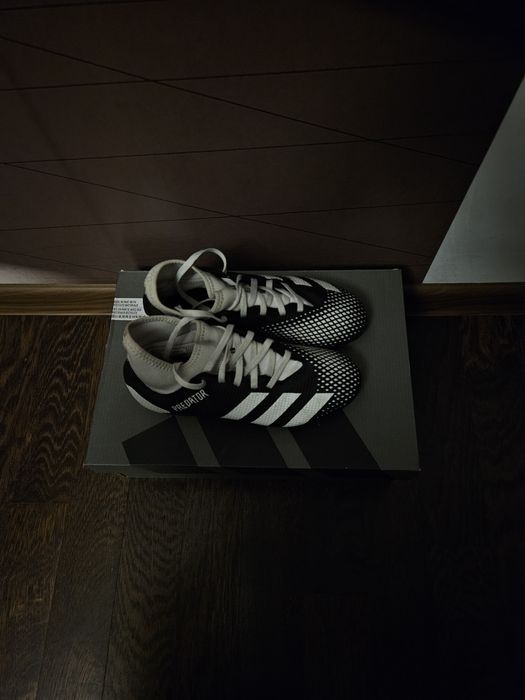 Ghete de fotbal Predator marime: 35 cu crampoane mari