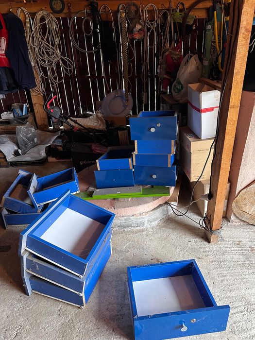 Stand comercial / insula geamuri securizate