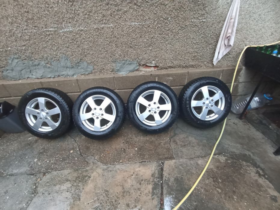 Нови Зимни гуми 195 65 15 с джанти