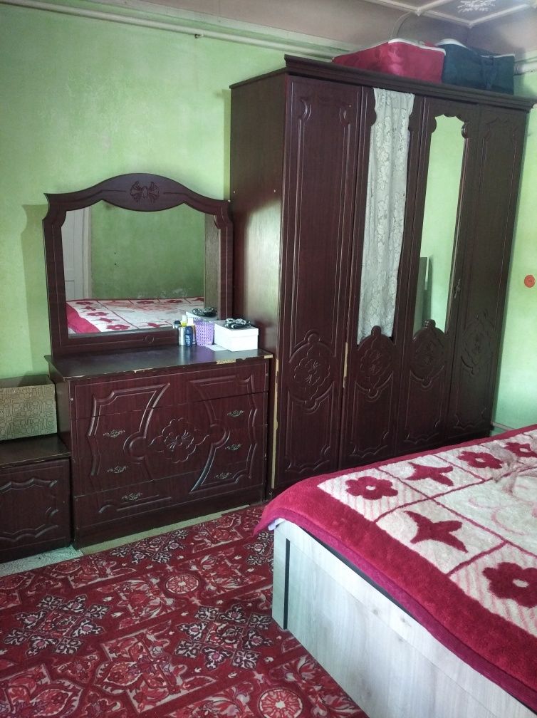Spalniy mebel sotiladi