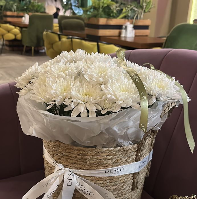 Белые хризантемы