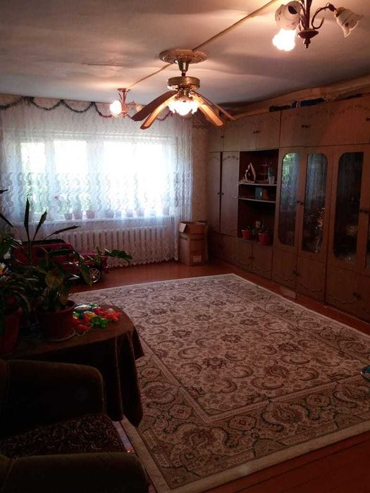 продается дом на первом участке