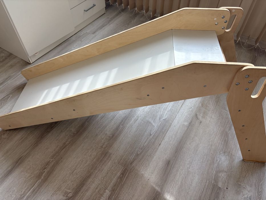 Детска пързалка монтесори