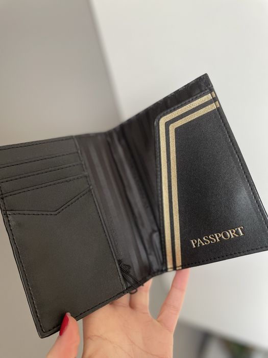 Калъф за паспорт Victoria’s Secret