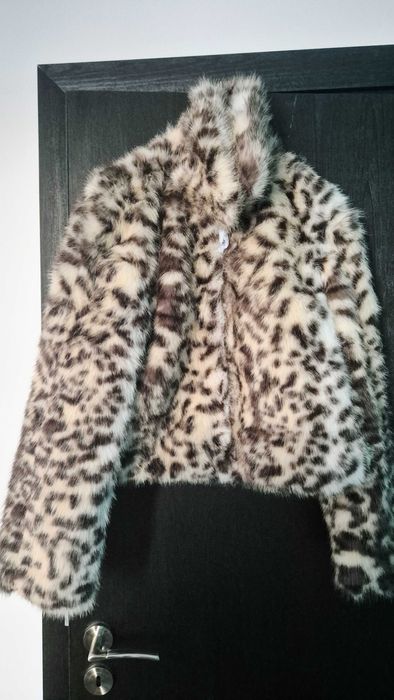 Късо дамско палто