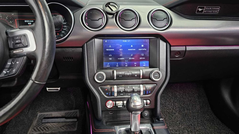 Ford Mustang Convertible — 2020 год