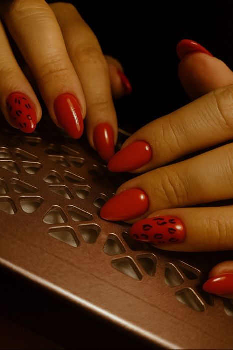 Unghii cu gel/ unghii semi /pedichiură