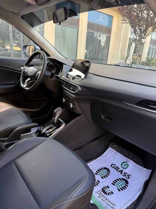 Tracker Premier 2021/2022 (China) 325T