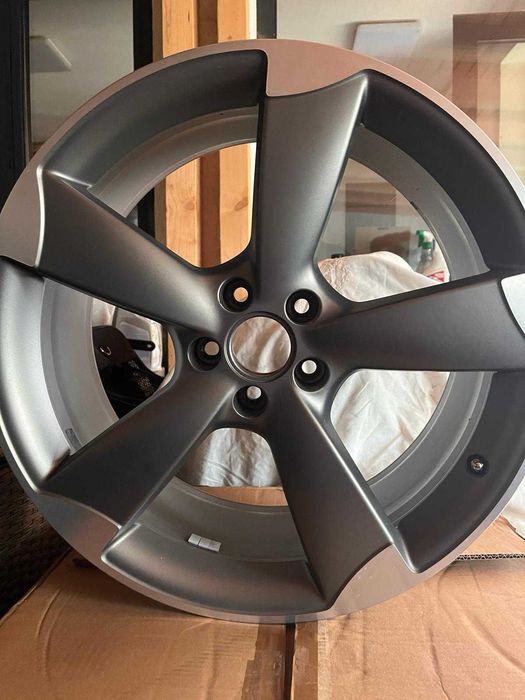 Jante Originale Audi R20 8.5J/20H2 4+0