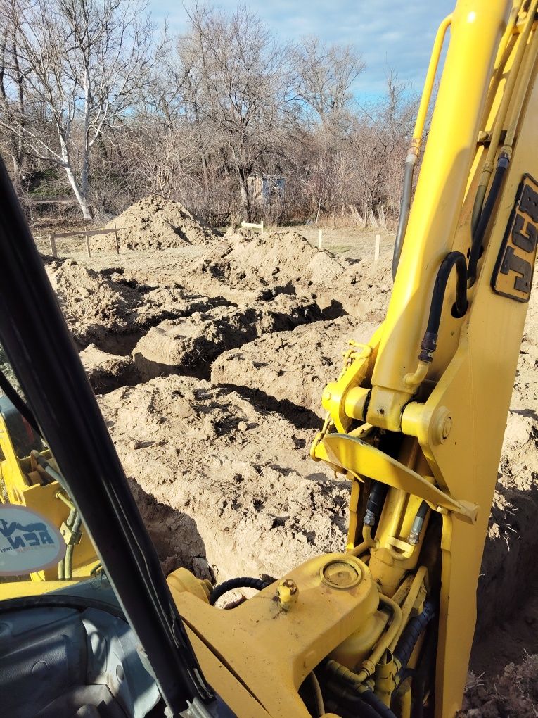 Pamint negru pt gradina închirieri buldoexcavator