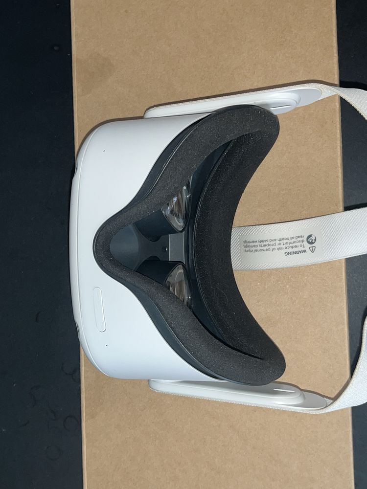 Продаю шлем виртуальной реальности Meta (Oculus) Quest 2