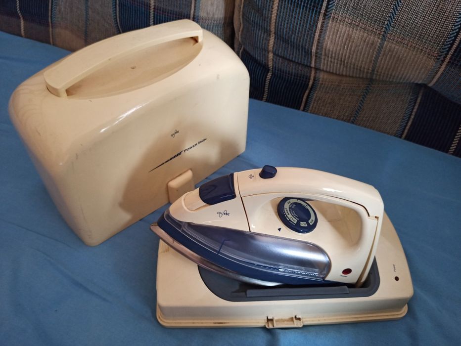 Fier de călcat fără fir, cu aburi