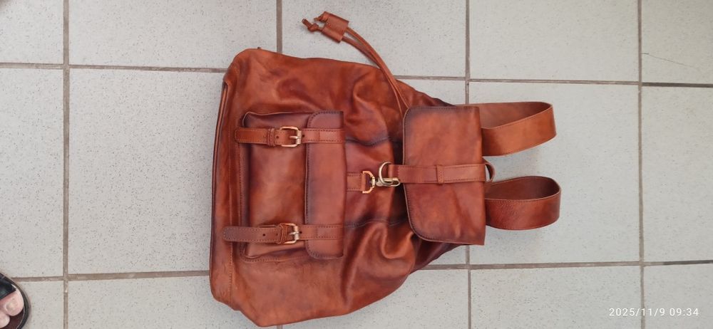 Сумка рюкзак кожа.