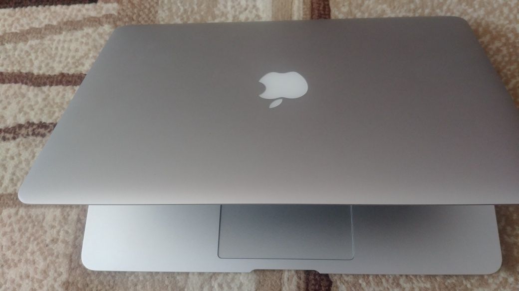 Macbook 13 inch mid 2013