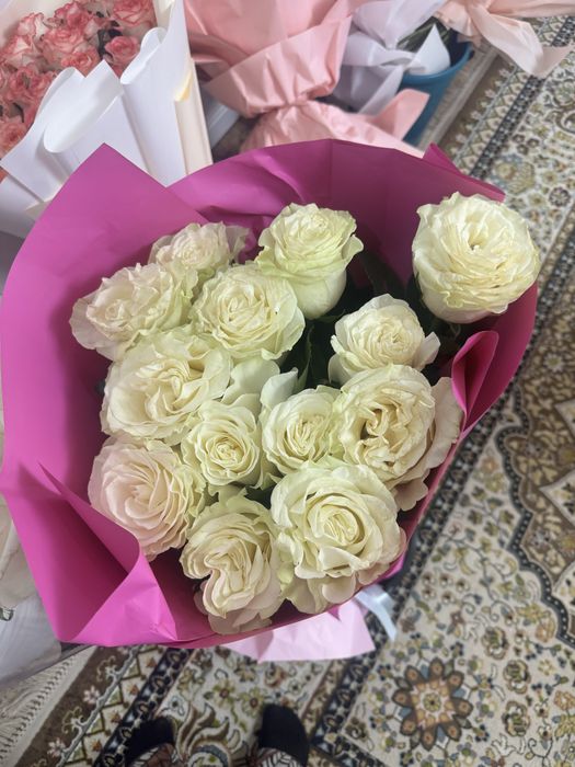 Продаю Белые метровые розы