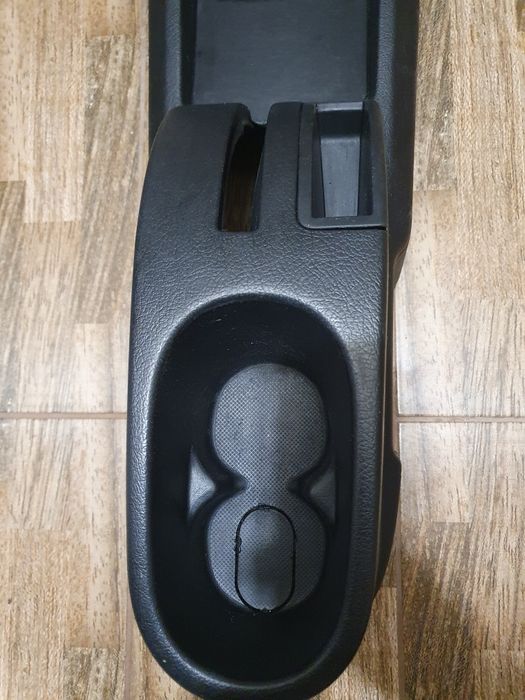 Централна Конзола - Peugeot 207 (2006г)