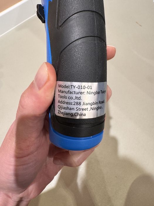 Cutter automat materiale textile si perforator hartie