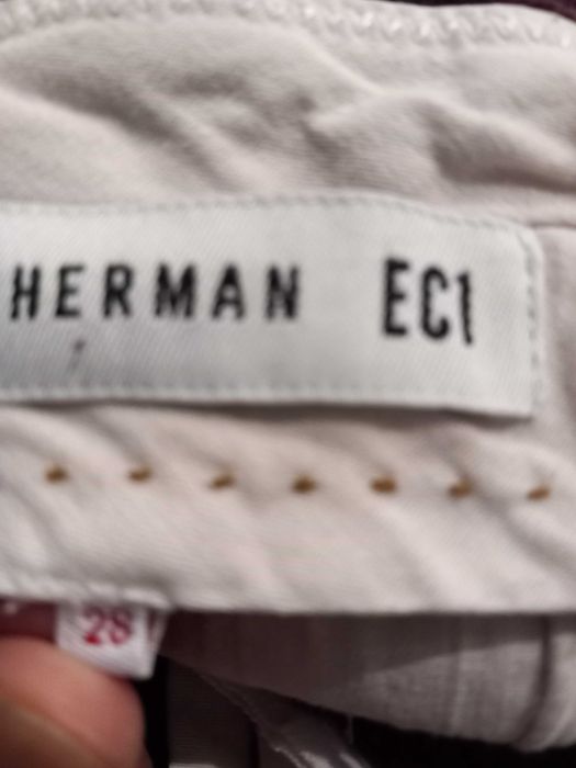 Мъжки джинси Ben Sherman от средно едро кадифе.Размер 28.