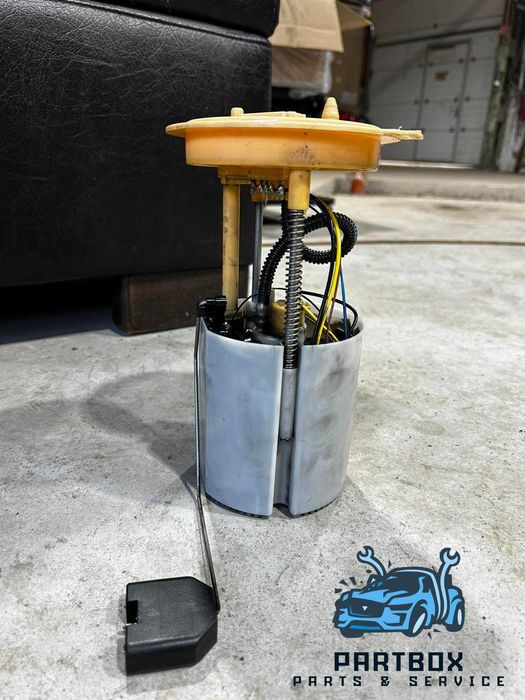 Горивна помпа VW Passat 2010 1.9 TDI 105 hp